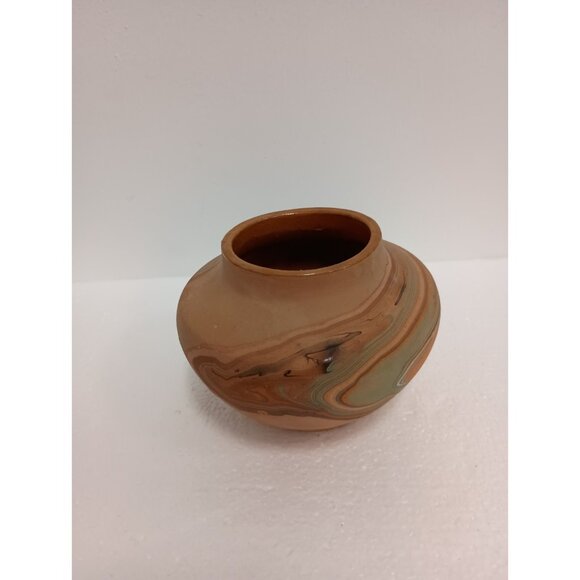 Vintage Vintage Native American Pottery Vase Clay Swirl Design Handmade Art - Picture 4 of 8